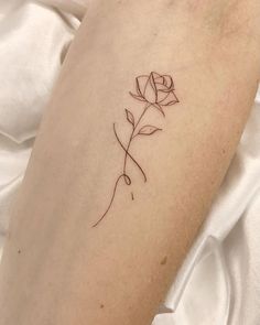 Fe Flower Tattoo, Teacup Tattoo, Flor Tattoo, Whatsapp Wallpaper Cute, Tattoo Feminina, Piercing Tattoo, Mini Tattoos, Rose Tattoo, Flower Tattoos