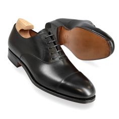 Lace-up oxford cap toe in black box calf. Cordovan Shoes, Wingtip Oxford Shoes, Oxfords Shoes, Wingtip Oxford, Shoe Tree, Shoes Collection, Goodyear Welt, Shoes Outlet, Black Box