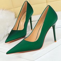 Pointed silk Satins Heels High Heels For Prom, Heels Prom, Velvet Pumps, Basic Heels, Pumps Heels Stilettos, Blue Pumps, Satin Heels, Super High Heels, Prom Shoes