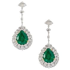 14.54 Carat Pear Shape Emerald with 6.76 Carat Diamonds Chandelier Earrings For Sale at 1stDibs Luxury Pear-shaped Chandelier Earrings For Formal Events, Fine Jewelry Pear-shaped Chandelier Earrings For Formal Events, Luxury Teardrop Chandelier Earrings For Formal Occasions, Fine Jewelry Earrings, Diamond Chandelier Earrings, Diamond Chandelier, Gold Chandelier Earrings, Chandelier Modern, Bridal Diamond Jewellery