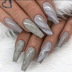 Chic & Trendy acrylic nail set Coffin Nails Ombre, Grey Nail Designs, Nails Yellow, Marble Nail, Nail Time, Ombre Acrylic Nails, Smink Inspiration, White Acrylic Nails, Twinkle Toes