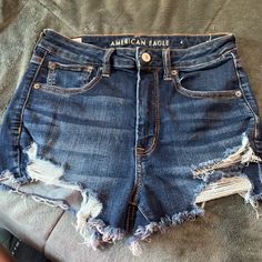 Brand New American Eagle Shorts I Bought Without Realizing How Short They Are. Size 6 And Runs Regular. Diy Jeans Ideas, Brand Outfits, 2024 Clothes, Jean Shorts American Eagle, School Dr, Branded Outfits, American Eagle Outfits, Preppy Clothes, Western Wear Outfits