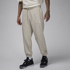 Our sweat-wicking tech enhances these classic sweats to help keep you looking and feeling fresh no matter what your day holds. Made from French terry that's smooth on the outside with tiny unbrushed loops on the inside, they're a comfortable layer to wear all year long. Buy Jordans, Nike Sweats, Donald Glover, Heather White, Fleece Pants, Mens Activewear, Nike Dri Fit, French Terry, Crossover