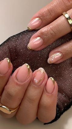 IG: @nailsbylauren.o Minimalist Nails For Short Nails, Natural Acrylic Nails Short With Design, Cheap Nail Designs, Natural Acrylic Nails, Ten Nails, Les Nails, Formal Nails, Cheap Nail