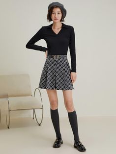 This is a feminine and romantic skirt by LANGSON that is made out of high quality acrylic, polyester, nylon, and wool blend fabric. With design detail of flared silhouette and pleats detail, it gives a trendy and feminine look.- Flared A line silhouette- Pleats detail- Waistband with belt loops- Feminine and modern mood Fitted A-line Pleated Mini Skirt, Chic A-line Winter Mini Skirt, Elegant A-line Pleated Skort, Chic Winter A-line Pleated Skirt, Elegant A-line Pleated Tennis Skirt, Fitted Pleated Skort For Fall, Fall A-line Skirt With Pleated Hem, Fall Pleated Tennis Skirt, Winter Pleated Skirted Skort