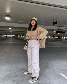 Streetwear Fashion Women, Curvy Girl Outfits, Fashion Fits, Curvy Outfits, Mode Streetwear, Streetwear Outfit, Make Sense, Outfits Casuales, Aesthetic Outfits