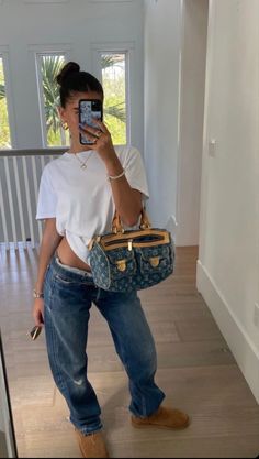 Kat Castellano Outfits, Inspi Outfit, Stile Kylie Jenner, Uni Fits, Classy Fits, Paris Mode, Inspo Pics, Neue Outfits, Outfit Jeans