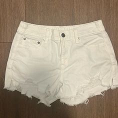 Size Xs Never Worn Arie Jean Shorts. Stretchy Fit And Super Cute! Aesthetic Jean Shorts, Lainey Wilson, White Jean Shorts, Jean Shorts, Color White, Super Cute, Womens Sizes, Womens Shorts, Concert