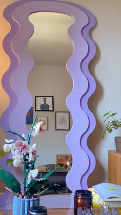 Tall wavy mirror. Pastel home decor. Summer home decor. Curvy Mirrors, Wavy Mirrors, Home Cozy Aesthetic, Funky Apartment Decor, Warm Apartment Aesthetic, Room Decor Maximalist, Chill Apartment, Funky Apartment, Pastel Room Aesthetic