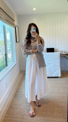 Maxi skirt outfit, button down outfit, capsule wardrobe, summer capsule outfit Loose Fitting Summer Outfits, Maxi Skirt And Button Down Shirt, White Balloon Skirt Outfit, Recreatable Outfits, Sporty Mom Outfits, Cotton Skirt Outfit, Outfit Capsule Wardrobe, Plus Size Business Attire, Outfit Capsule