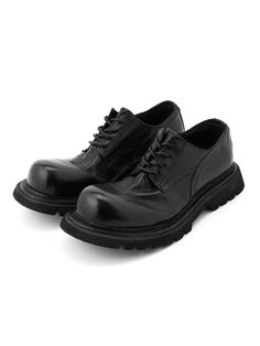 This is a casual and trendy derby shoes by DNSR that is made out of high quality and sturdy material. With distinctive mood of the design and comfortable wear, you can style it for your unique daily outfit.- Bold silhouette- Four hole lace up detail- Casual and distinctive mood Streetwear Lace-up Shoes With Textured Sole, Leather Oxfords With Rubber Sole For Streetwear, Leather Sole Plain Toe Shoes For Streetwear, Low-top Leather Shoes With Vibram Sole For Derby, Plain Toe Leather Shoes For Streetwear, Plain Toe Oxfords With Lug Sole For Streetwear, Streetwear Plain Toe Oxfords With Lug Sole, Streetwear Oxfords With Lug Sole, Casual Leather Shoes With Lug Sole For Derby