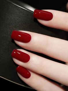 Vinho  Collar  ABS   Embellished Elegant Red Nails Classy, Nails Bordeaux Gel, Red Burgundy Nails, Red Nails Simple, Burgundy Red Nails, Nails Rouge, Red Nail Colors, Burgundy Manicure, Nail Polish Red