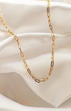 14k Gold-filled chunky paperclip adjustable length chain necklace!  This elegant timeless necklace is a must have.  Stunning worn on its own or layered with other pieces. 🤍14k Gold filled chains and findings 🤍All Gold Filled Findings, so items will not tarnish✨ 🤍Come packaged and ready to gift.  🤍 Hypoallergenic jewelry that will last!    ⚜️ Gold filled products differ from gold plated.  Here are the major differences. Gold Filled: ✔️Affordable cost and great quality  ✔️Great for everyday we Layer Chain Necklace, Timeless Necklace, Layer Chain, Paperclip Chain Necklace, Layered Chain Necklace, Mother Daughter Gifts, Necklace Chunky, Etsy Bridesmaid Gifts, Hypoallergenic Jewelry