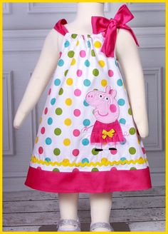 NUEVO Super lindo Peppa Pig bastante por LilBitofWhimsyCoutur Twin Dresses, Peppa Pig Dress, Pig Dress, Peppa Pig Birthday Party, Kids Dress Patterns, Peppa Pig Birthday, Birthday Dress