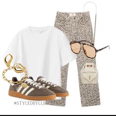 Leopard Jeans Outfit, Looks Adidas, Look Legging, Leopard Jeans, Neue Outfits, Outfit Inspo Fall, Summer Fashion Outfits, Looks Style, Mode Inspiration