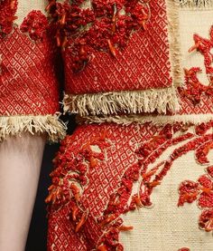 D&G SS 2013 en detalle Sabyasachi Embroidery, Diy Bead Embroidery, Classy Outfits For Women, Beadwork Embroidery, Fashion Design Dress, African Clothing Styles