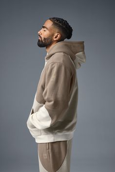 The standout hoodie your walk-up song has been waiting for. Crafted from the same soft outside, fleecy inside French terry fabric as our best-selling Accolade essentials, with an oversized fit, ample hood, and front pocket. The wave pattern is stitched in for texture, and the neutral shades look fresh every season. Finish the fit with the matching sweatpants.