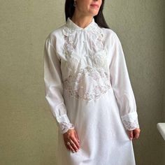 Amazing  vintage nightgown. Delicate night dress with lace. Polyester light and pleasant to the body. Excellent condition!! Size S. Model is size S/M 170cm height.  **This item will come to you freshly laundered and ready to wear. White Lace Long Sleeve Nightgown, Long Sleeve Delicate Lace Dress For Wedding Night, Long Sleeve Delicate Lace Wedding Night Dress, Vintage Nightgown With Delicate Lace For Wedding Night, Long Sleeve Lace Trim Nightgown For Wedding, Wedding Nightgown With Lace Trim And Long Sleeves, Long Sleeve Lace Trim Wedding Nightgown, Vintage White Nightgown For Wedding Night, Vintage Dresses For Wedding Night