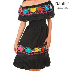 Dama Outfits, Mexican Theme Quince, Mexican Traditional Clothing, Mexican Party Ideas, Mexican Clothing, Traditional Mexican Dress, Mexican Embroidered Dress, Mexican Fashion, Embroidered Dresses