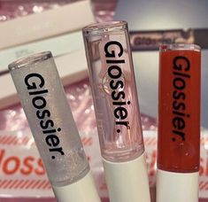 Glossier Girl, Voss Bottle, Plastic Water Bottle, Lip Gloss, Beauty Hacks, Water Bottle, Skin Care, Lips