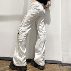 White Loose Cargo Pants Women Pockets Zipper Denim Pants Y2k Baggy Streetwear Y2K Fashion Solid Low Waist Hip Hop Wide Leg Jeans Loose Cargo Pants, Preppy Punk, Jeans Online Store, Street Y2k, Baggy Streetwear, Vintage Preppy, Y2k Baggy, Jeans Material, Streetwear Y2k