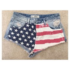 Nwot Topshop Moto Brooke High Waisted American Flag Shorts These Shorts Are Cute & Fun! Slightly Distressed Front Pockets And Hems Great For July 4th Independence Day, Beach, Casual Summer New W/O Tags, Never Worn Size Usa 6, Uk 10, Eur 38 Note: Worn To Model Design, Not Fit. Shorts Are Big On Me If You Would Like To Make An Offer, Please Use 'Offer' Feature Bundle & Save One Time Shipping Fee No Trades High Waist Bottoms With American Flag Print For Spring, Spring High Waist Bottoms With American Flag Print, American Flag Print Cotton Bottoms For Spring, Patriotic American Flag Bottoms For 4th Of July, Casual High Waist Bottoms With American Flag Print, Casual High-waist Bottoms With American Flag Print, Blue Shorts With Flag Print For Summer, American Flag Print Shorts For Spring, American Flag Short Bottoms For Summer