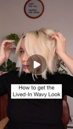 Texturized Bob Short, Julianne Hough Hairstyles, Beach Waves On Short Bob, Styling A Textured Bob, How To Beachy Waves Short Hair, Styling Short Blonde Hair, Bob Waves Tutorial, How To Create Beach Waves On Short Hair, Sarah Louwho Hair