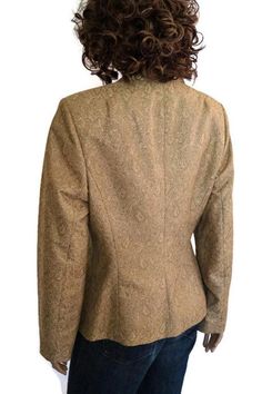 Golden jaquard jacket bu KLEMENTI. Vintage womens jacket Size Eur 42. Luxurious elegant blazer , Qualitative jacket Baroque motiv golden thread throughout Fully lined with vey clean light brown satin, In good vintage condition, It looks like new Measurements: B U S T: 99 cm Length: 65 cm, waist: 84 cm Hips: 102 cm Sleeves: 62 cm shoulders : 42 cm it weighs 405 grams Each of the items are one of a kind , so please enjoy the pictures and hopefully something will catch your eye . Elegant Gold Single Breasted Blazer, Elegant Gold Single-breasted Blazer, Gold Winter Blazer For Formal Occasions, Elegant Tailored Gold Blazer, Gold Long Sleeve Tweed Jacket For Work, Gold Blazer For Formal Winter Occasions, Elegant Gold Tweed Jacket For Work, Elegant Gold Outerwear For Business, Gold Elegant Business Outerwear