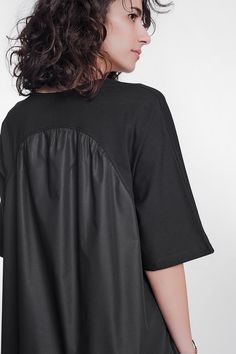 Introducing the must-have piece for your casual wardrobe: the Round Neck Poplin T-Shirt Dress in Black. Crafted from soft and stretchy fabrics, this smock dress offers both comfort and style for everyday wear.  Featuring a crew neckline and short sleeves, this dress exudes effortless simplicity with a touch of understated elegance. The midi length and oversized fit make it perfect for all-day comfort, while the addition of pockets adds both functionality and flair.  Whether you're running errands or meeting friends for brunch, this dress is sure to become your new go-to. Pair it with sneakers for a laid-back look or dress it up with sandals for a more polished ensemble.  Part of our new collection, this dress is made from high-quality poplin fabric consisting of 95% cotton and 5% elastane, Black Smock Dress, Tan Scarf, Dress Neck, Dress Collar, Sleeves Style, Skirt Jumpsuit, Scarf Headband, Romper Pants, Smock Dress