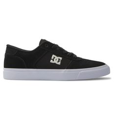 The Teknic is a fan favorite that just keeps getting better with age. Always evolving in new colors and durable fabric this men's skate slip has a clean and slim design with an IMPACT-G™ insole aka our thickest and most cushy yet. Dc Skate, Snowboarding Gifts, Snowboarding Women, Mens Skate Shoes, Skate Style, Black Gums, Winter Sneakers, Snowboard Boots, Dc Shoes