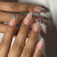 31 Cute Chrome Nails Designs for a Trendy Manicure Silver Nail Designs, Chrome Nails Designs, October Nails, Silver Nail, Metallic Nails, Star Nails, Silver Nails, Prom Nails, Pretty Acrylic Nails