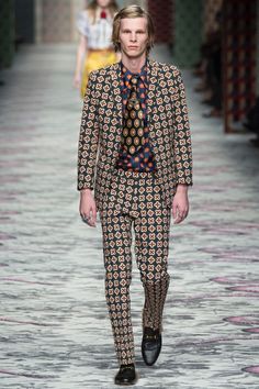 Retro Fashion Mens, Gucci Menswear, London Fashion Weeks, Gucci Spring, 2016 Menswear, Male Fashion Trends, Man Fashion, Fashion Runway