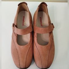 Brand: Zumfoot Size:40 Eu 9 Us Color:Tan, Brown Zumfoot Leather Velcro Shoes New Without Tag Leather Upper Removable Insoles Very Soft Material Brown Closed Toe Walking Shoes, Velcro Shoes, Womens Mary Janes, Flat Shoes, Tan Brown, Soft Material, Flat Shoes Women, Mary Janes, Loafer Flats