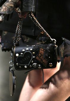 Details at Coach 1941 RTW Spring 2017 Edgy Purse, Belle Starr, Bags 2024, Creative Bag, Upcycled Bag, Coach 1941, Baghdad, Diy Bag