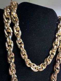 Beautiful Goldtone  Parklane  30" Double Loop Etched chain Metal Rope Chain Necklace, Formal Metal Long Necklace With Chain, Formal Metal Long Chain Necklace, Vintage Party Jewelry With Chain Strap, Metal Multi-strand Jewelry With Chain Strap, Metal Multi-strand Chain Strap Jewelry, Multi-strand Metal Jewelry With Chain Strap, Multi-strand Metal Chain Strap Jewelry, Vintage Multi-strand Gold Chain Jewelry