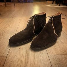 <p>Shoes+Detail</p> +++++++++++++++++++ ++++++++++++++++++++<p><strong>Upper:</strong>+High+Quality<span+style="color+:#539B00"<p>+Suede+Leather+<p> ++++++++++++++++++++++++++++++++++++++++++++++++++++++++++++++++++++++++<p><strong>Inner:</strong>+Soft+Leather+</p> +++++++++++++++++++++++++++... Quality Leather Boots, Mens Chukkas, Custom Design Shoes, Chukka Boot, Suede Leather Boots, Leather Boot, Brown Fashion, Light Photography, Brown Suede