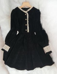 Lovely Black Long Sleeves Women Dress with Lace, Casual Black Doll Collar Dress, Vintage Black A-line Mini Dress, Winter Black Long Sleeve Dress, Black Long Sleeve Evening Dress For Winter, Black Long Sleeve Bodycon Dress For Winter, Fitted A-line Vintage Dress For Winter, Black Long Sleeve Vintage Mini Dress, Black A-line Winter Dress, Black Vintage Dress For Spring