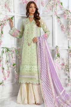 Margarita Designer Outfit, Diy Embroidery Designs, Pakistani Dresses Casual, Pure Chiffon, Indian Suits, Work Design, Pakistani Designers, Silk Dupatta, Silk Pants