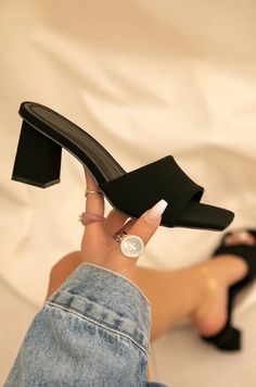 Block Heel Mules, Comfy Heels, Pretty Sandals, Heels Outfits, Heeled Mules Sandals, Black Block Heels, Beautiful Sandals