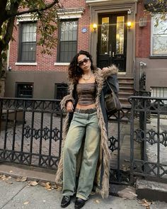 Fall Block Party Outfit, 90s New York Fashion, 2000s Fashion Outfits Winter, Earthy Winter Outfits, Black Hippie Outfits, Gypsycore Fashion, Earth Toned Outfits, Mushroom Book, Fur Coat Outfit