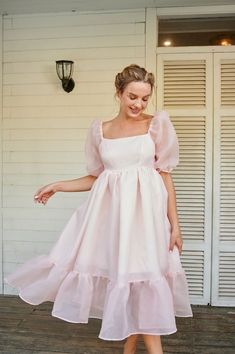 Pink Flowy Dress, Farewell Dresses, Puff Skirt, Pale Pink Dress, Simple Frocks, Frock For Women, Puff Dress, Occasion Dresses Wedding, Princess Gown