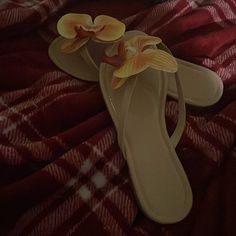 These Sandals Have Never Been Worn They Are A Size 8(Cn40) In Women’s And In Very Good Condition Shein Sandals, Cute Flat Sandals, Shoes Shein, Shein Shoes, Floral Sandals, Sandals Flats, Cute Flats, Flat Sandals, Loafer Flats