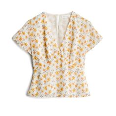 Brand New With Tags Attached All In Favor Clarlyn V Neck Blouse Floral Off White And Yellow Floral Size Small 100% Polyester Yellow Cotton V-neck Blouse, Yellow V-neck Blouse For Spring, Yellow Floral Print Top For Daywear, Yellow V-neck Blouse With Floral Print, Yellow Floral Print V-neck Blouse, Yellow V-neck Blouse For Brunch, Yellow Short Sleeve Top For Brunch, Yellow Short Sleeve Blouse For Brunch, Fitted Yellow V-neck Blouse