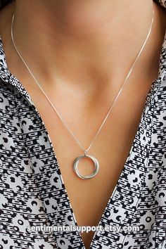 High polished layered 925 sterling circles pendant, 20 mm diameter Circle Jewelry, Necklace Layered, Geometric Necklace, Circle Necklace, Circle Pendant, Necklace Silver, Minimalist Jewelry, Wire Jewelry, Geometric Design