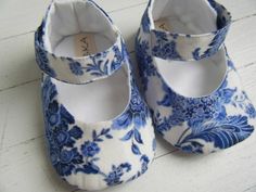 Blue And White Shoes, Le Grand Bleu, Baby Ballerina, Azul Indigo, Blue And White Porcelain, Baby Steps