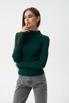 Sweater with a neck rack in color green - SOLMAR Trendy Mock Neck Top For Winter, Fall Turtleneck With Ribbed Neckline, Fitted Mock Neck Top For Winter, Ribbed Collar Turtleneck For Fall, Knit Sweater With Ribbed High Neckline, High Neck Knit Sweater With Ribbed Neckline, Trendy Mock Neck Top For Winter Workwear, Trendy Mock Neck Top For Work In Winter, High Stretch Winter Mock Neck Top