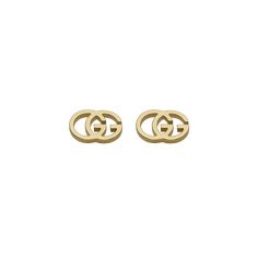 AVAILABLE TO PURCHASE ONLINE ONLY The Double G, inspired by an archival design from the '70s-a hallmark era of the House-is elevated in 18ct yellow gold with a scalloped outline.10.5mm x 7.5mm. Coloured Stone Rings, Color Stones Jewelry, Single Stone Ring, Yellow Gold Earrings, Gucci Gg Marmont, Gg Marmont, Single Stone, Diamond Shop, Yellow Gold Earring