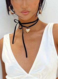 Necklace Velvet style chain Heart pendant Gold toned Tie fastening Coachella Accessories, Black Gold Necklace, Sophisticated Jewelry, Festival Accessories, Heart Pendant Gold, Velvet Fashion, Buy Now Pay Later, Princess Polly, Accessories Necklace