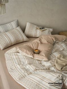 Sustainable Comfort with Ever Lasting: Your Guide to Eco-Friendly Bedding Materials | Room Decor Tips | Ever Lasting Blog Eco Friendly Bedding, Organic Cotton Sheets, Down Comforters, Traditional Bed