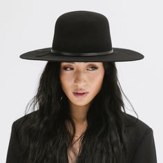 Gigi Pip felt hats for women - Rue Open Crown - classic open crown with a structured semi-wide brim [black] Short Brim Hat, Wide Brim Felt Hat, Gigi Pip, Floppy Hats, Felt Hats, Wide Brim Fedora, Halo Style, Wearing A Hat, Leather Hats